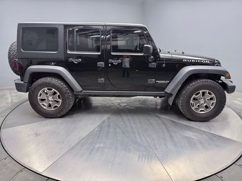Used 2017 Jeep Wrangler Unlimited Rubicon w/ Cold Weather Group image 4