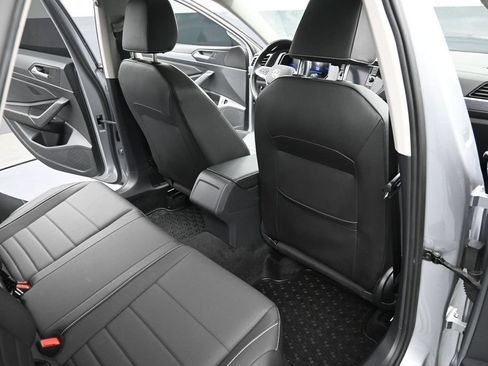 Used 2023 Volkswagen Jetta SE FWD image 10