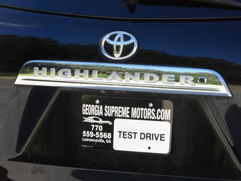 Used 2011 Toyota Highlander Limited w/ Tow Pkg FWD image 11