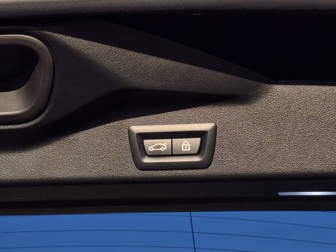 Used 2022 BMW X5 M w/ Competition Package 2 image 9