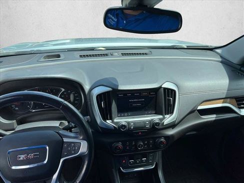 Used 2021 GMC Terrain SLE w/ Driver Convenience Package FWD image 9