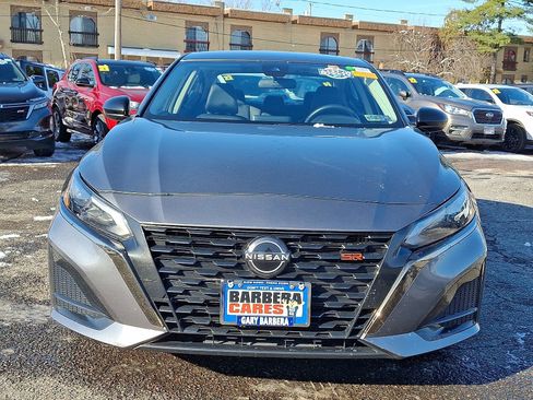 Used 2024 Nissan Altima 2.5 SR image 2