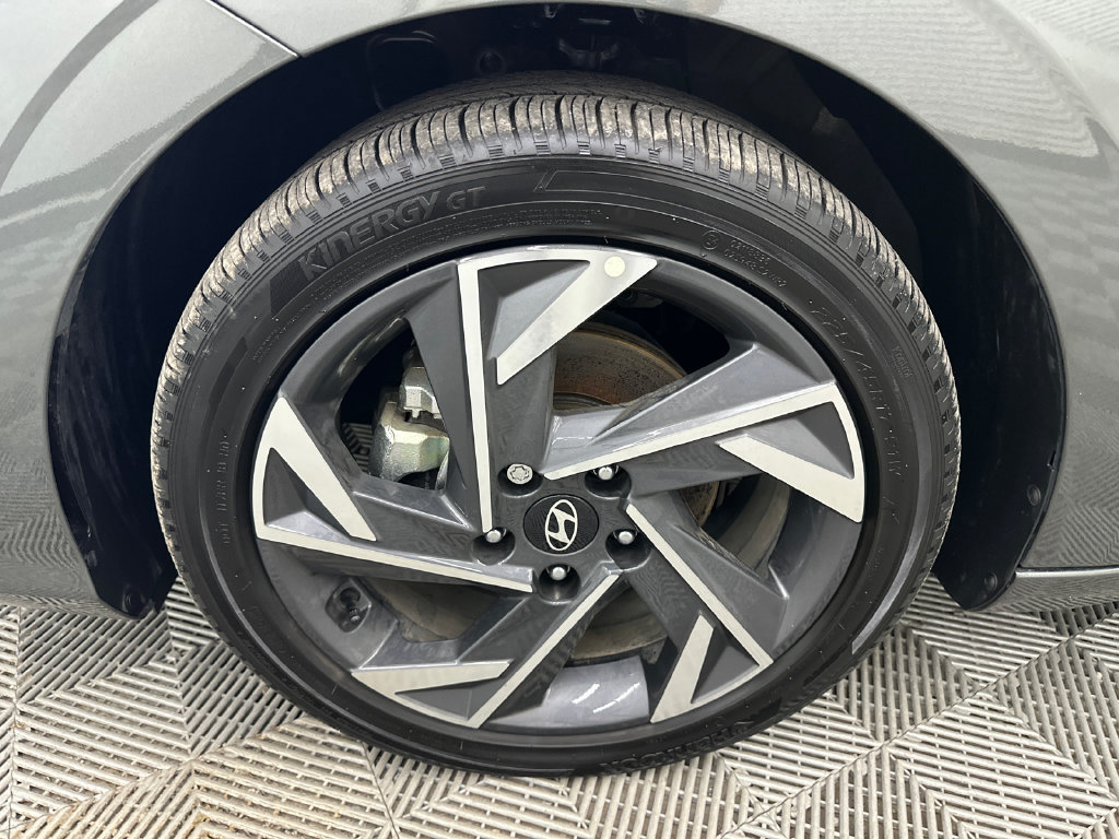 Used 2025 Hyundai Elantra SEL FWD image 10