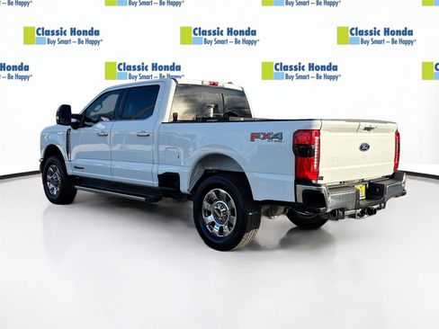Used 2023 Ford F250 Lariat w/ Chrome Package image 5