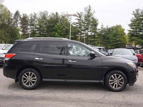 Used 2016 Nissan Pathfinder SV w/ Trailer Tow Package AWD/4WD image 15