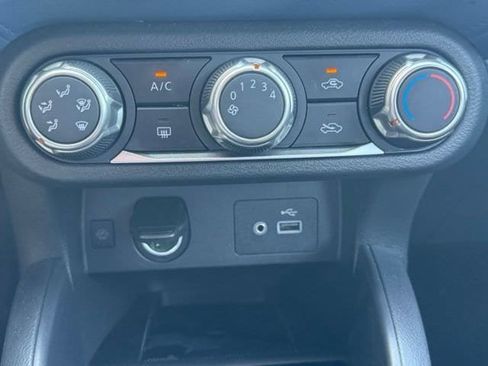 Used 2025 Nissan Versa SV FWD image 23