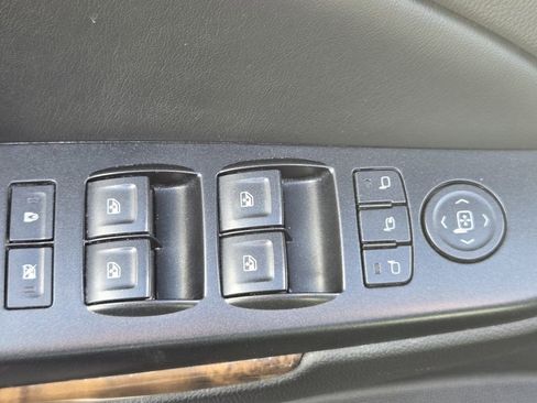 Used 2015 GMC Yukon XL Denali w/ Premium Package image 22