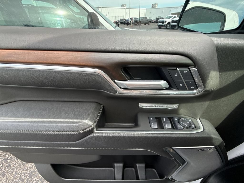 Certified 2025 GMC Sierra 1500 Denali w/ Denali Reserve Package AWD/4WD image 29
