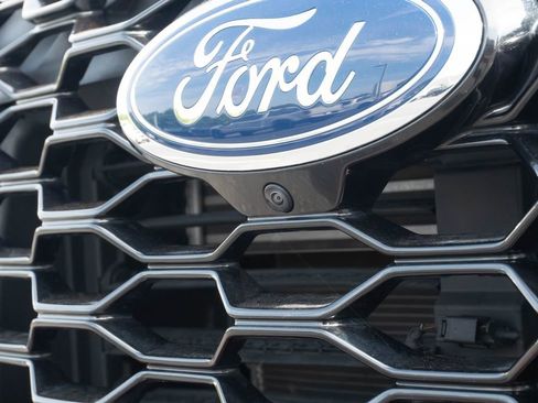 Used 2025 Ford Explorer ST-Line w/ Premium Package RWD image 7