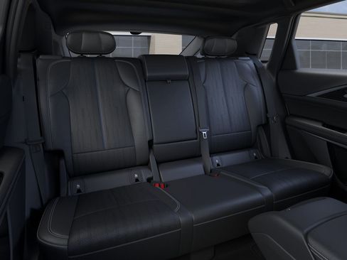 New 2025 Cadillac Lyriq Luxury image 17