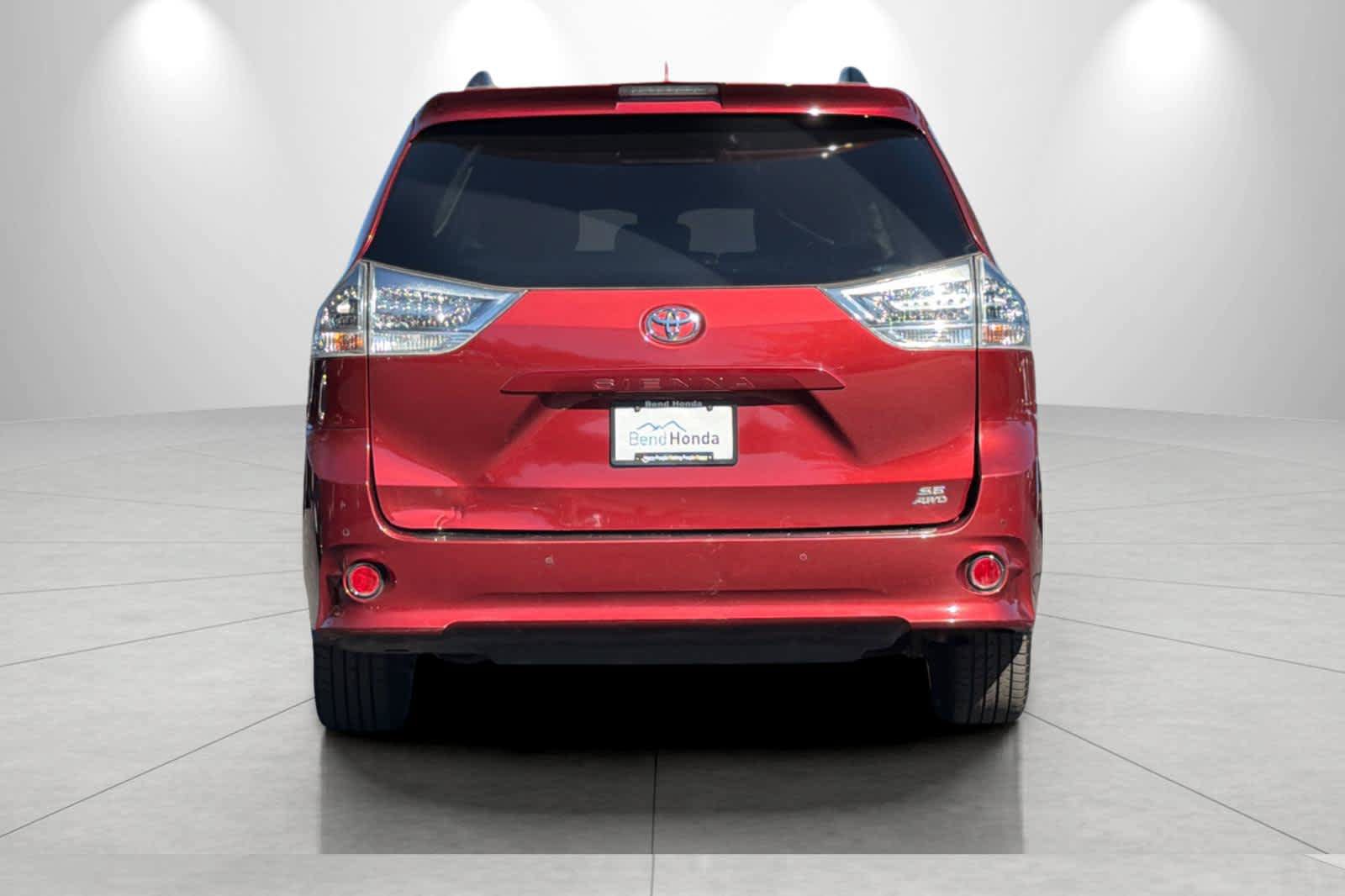 Used 2020 Toyota Sienna SE Premium AWD/4WD image 7