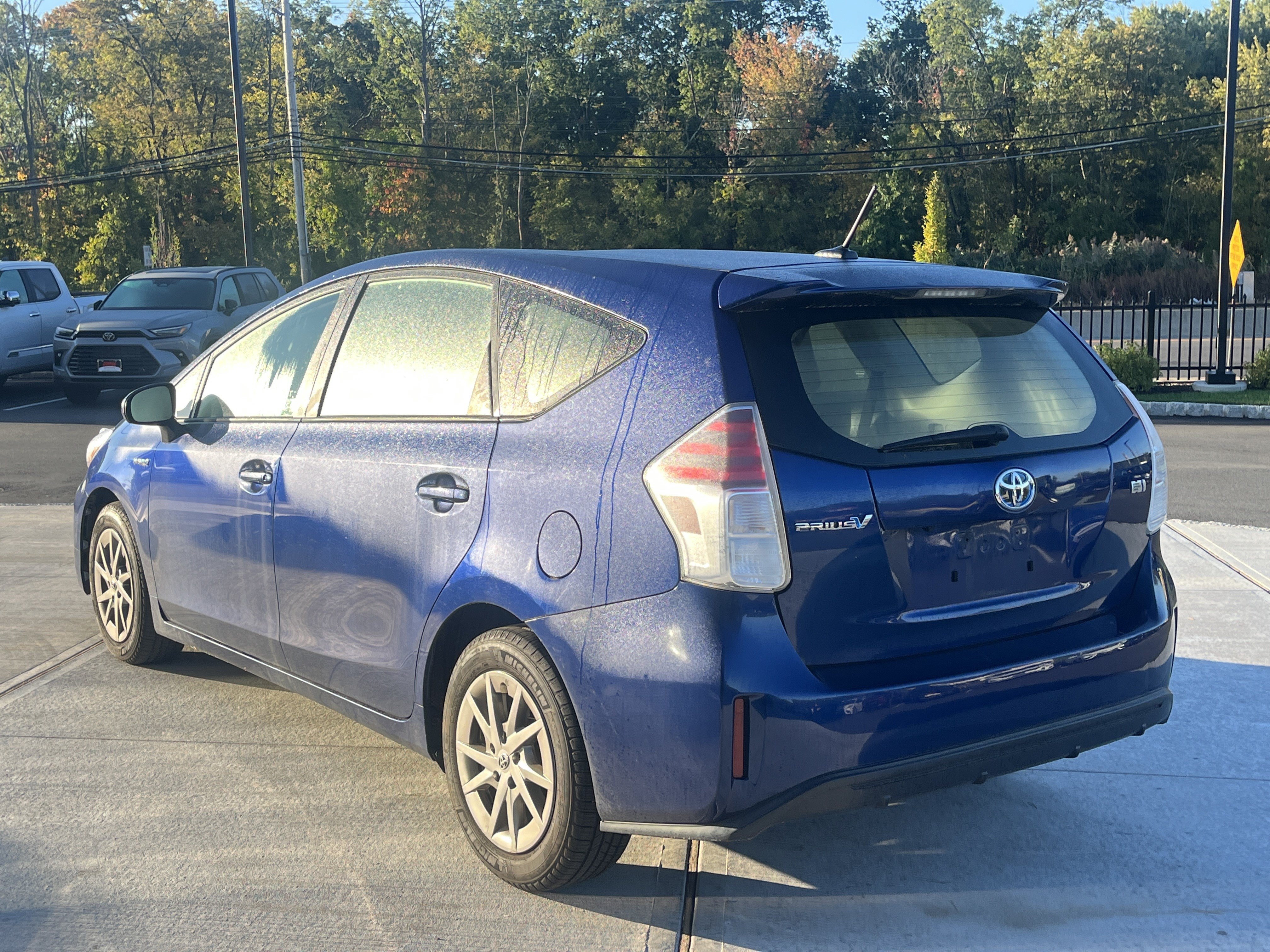 Used 2016 Toyota Prius V Four FWD image 4