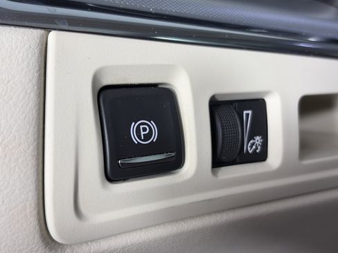 Used 2019 Cadillac XT5 Luxury image 31