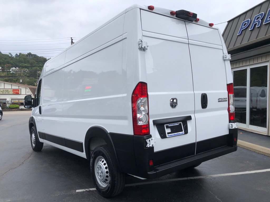 Used 2026 RAM ProMaster 2500 w/ Convenience Group FWD image 4