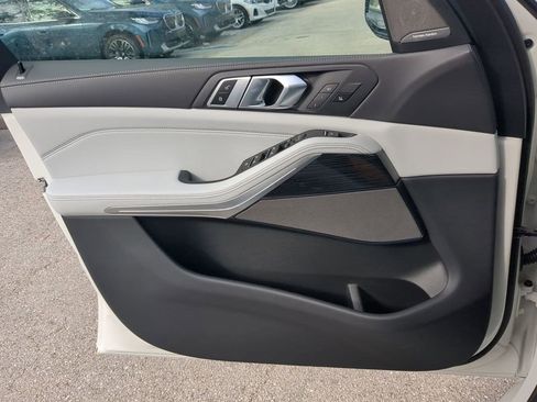 New 2026 BMW X5 xDrive40i w/ M Sport Package image 31