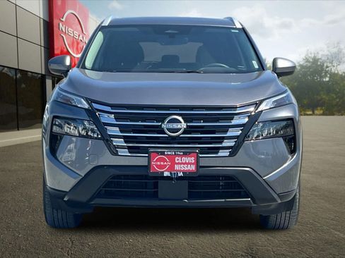 Used 2025 Nissan Rogue SV w/ SV Premium Package FWD image 11