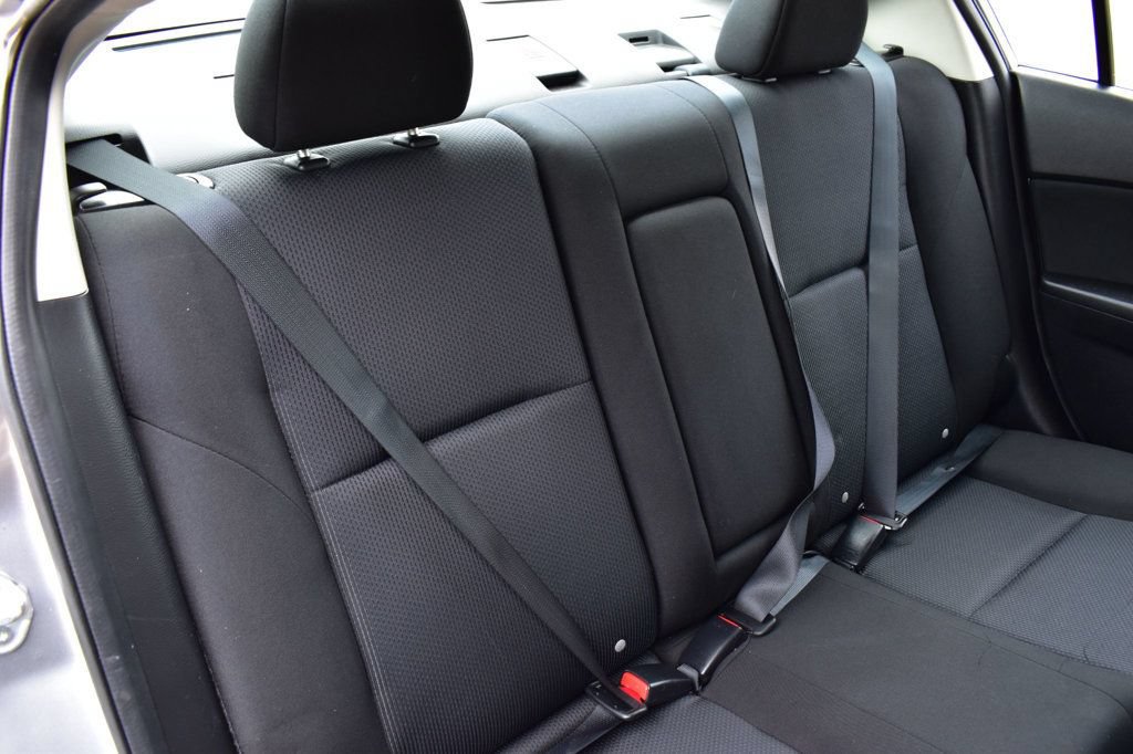 Used 2011 MAZDA MAZDA3 i Touring FWD image 24