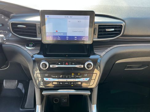 Used 2021 Ford Explorer Limited w/ Equipment Group 301A image 36