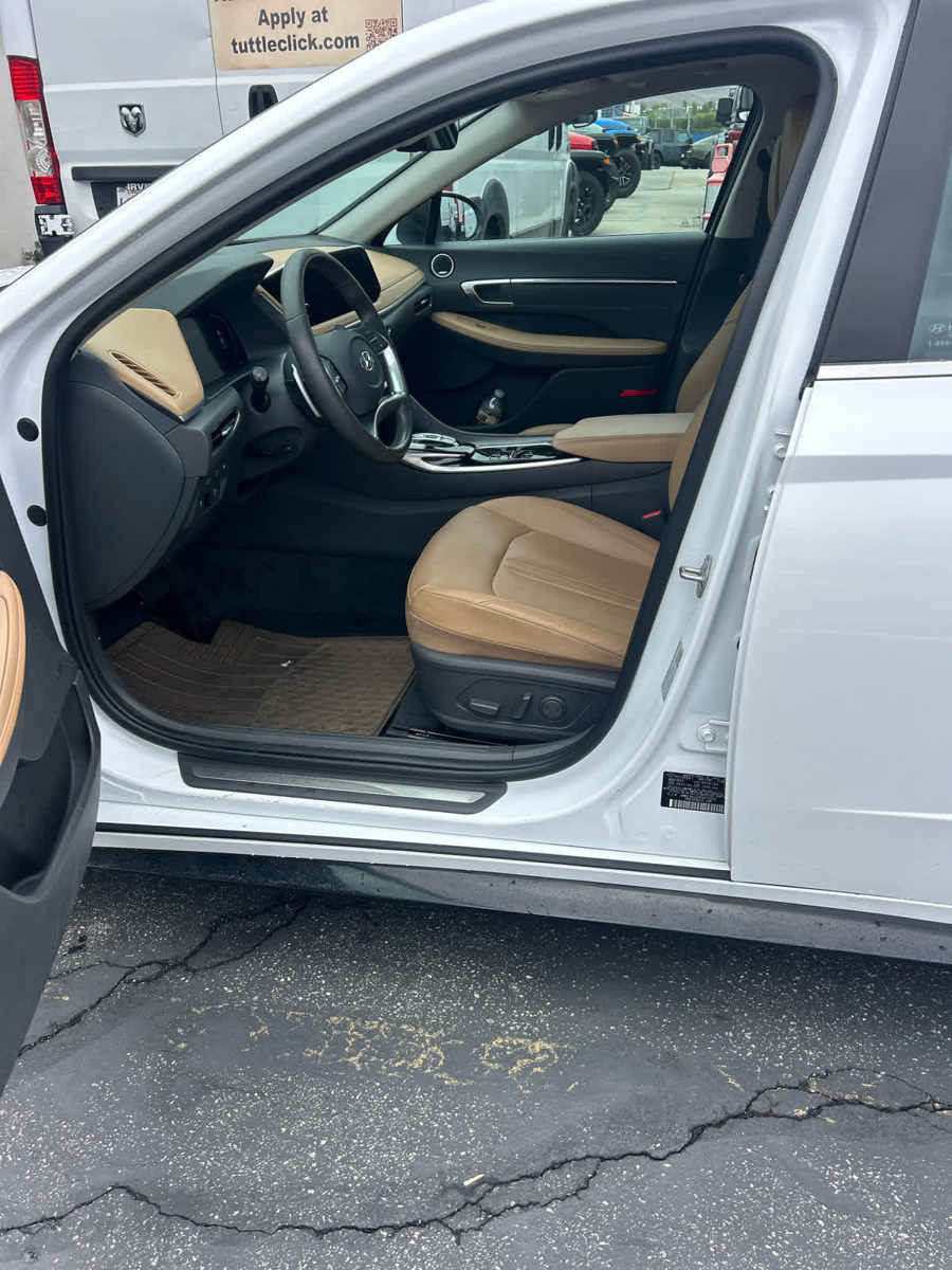 Certified 2023 Hyundai Sonata Limited w/ Cargo Package FWD image 2