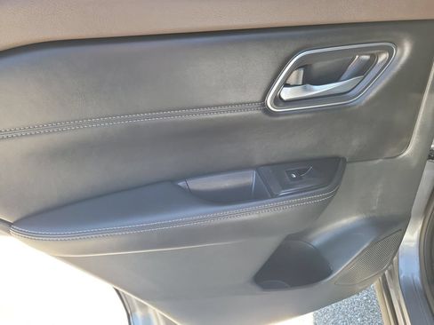 Used 2021 Nissan Rogue SV w/ Premium Package FWD image 12