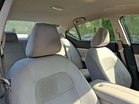 Used 2019 Nissan Altima 2.5 S FWD image 12