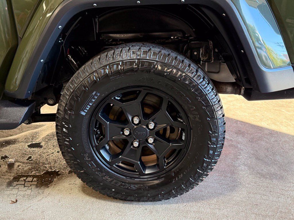 Used 2021 Jeep Gladiator Sport AWD/4WD image 36