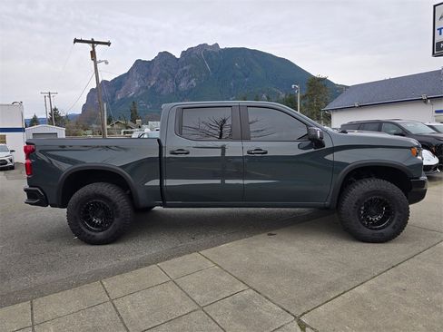 Used 2026 Chevrolet Silverado 1500 ZR2 w/ Dark Appearance Package image 4