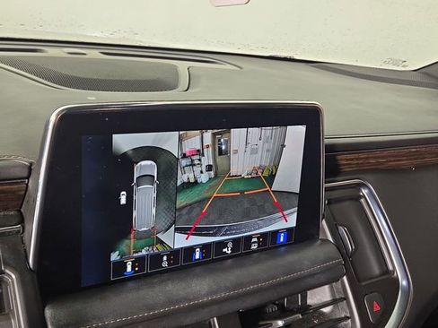 Used 2022 Chevrolet Suburban High Country image 19