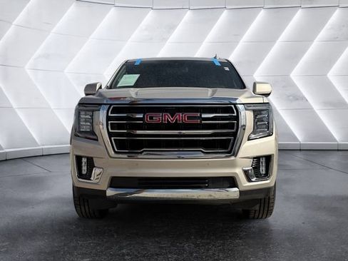 Used 2024 GMC Yukon XL SLT image 2