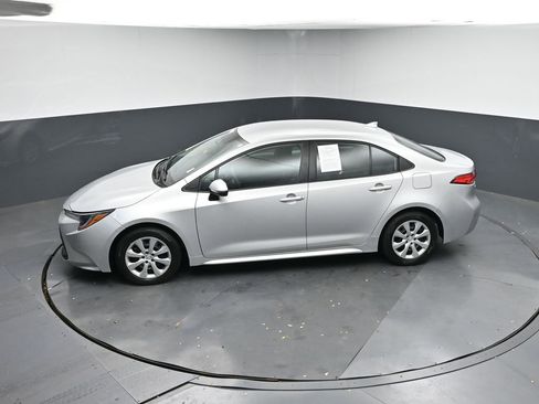 Used 2024 Toyota Corolla LE image 34