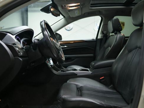 Used 2014 Cadillac SRX Luxury w/ Driver Awareness Package image 20