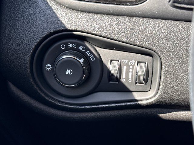 Used 2019 Jeep Renegade Altitude w/ Quick Order Package 2XM AWD/4WD image 37