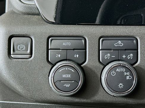 Used 2023 Chevrolet Silverado 1500 LT image 16