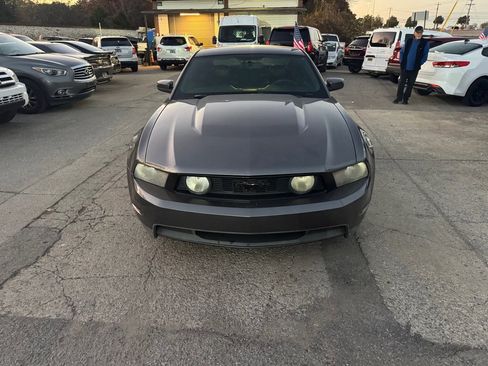 Used 2010 Ford Mustang GT image 3