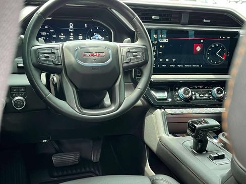 Used 2024 GMC Sierra 1500 AT4 w/ Technology Package AWD/4WD image 13