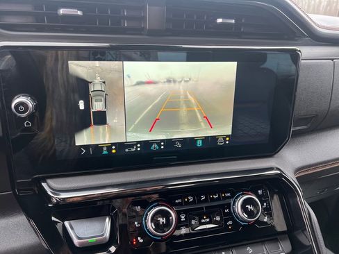 Used 2023 GMC Sierra 1500 AT4 image 17