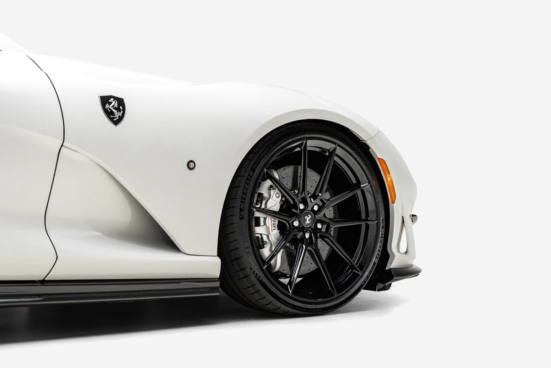 Used 2022 Ferrari 812 GTS RWD image 18