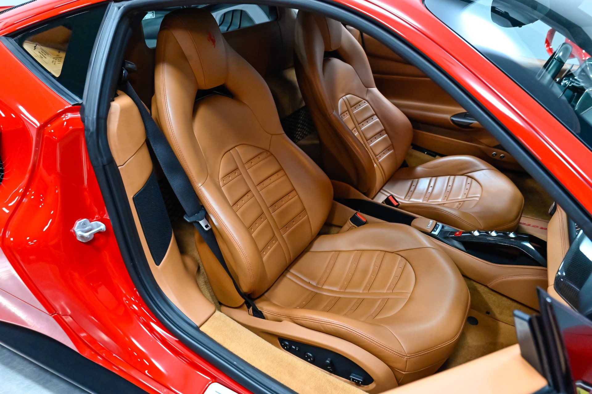 Used 2018 Ferrari 488 GTB RWD image 37
