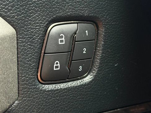 Used 2020 Ford F150 Raptor w/ Equipment Group 802A Luxury AWD/4WD image 31