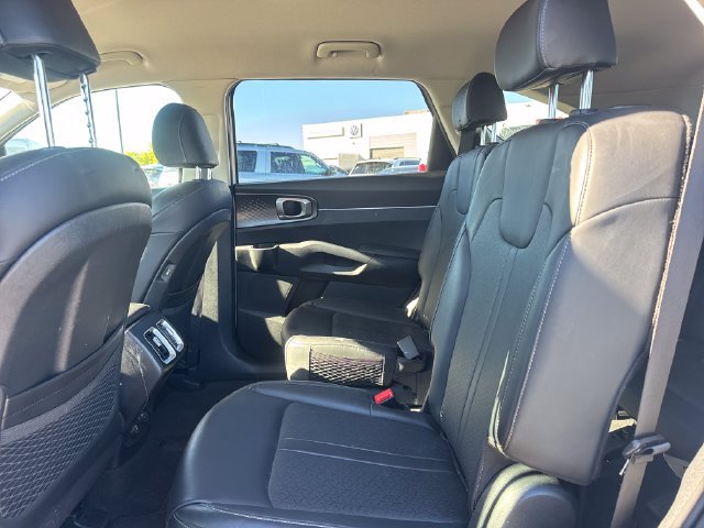 Used 2022 Kia Sorento EX AWD/4WD image 9