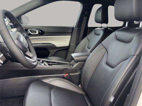 New 2026 Jeep Compass Limited image 19