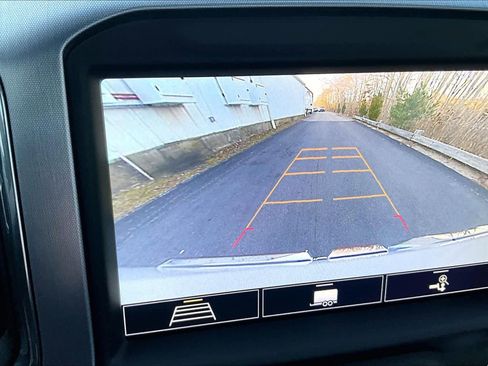 Used 2020 GMC Sierra 1500 SLE w/ SLE Value Package image 27