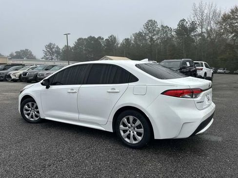 Used 2020 Toyota Corolla LE image 10