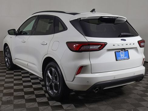 Used 2024 Ford Escape ST-Line w/ Tech Pack #1 FWD image 9