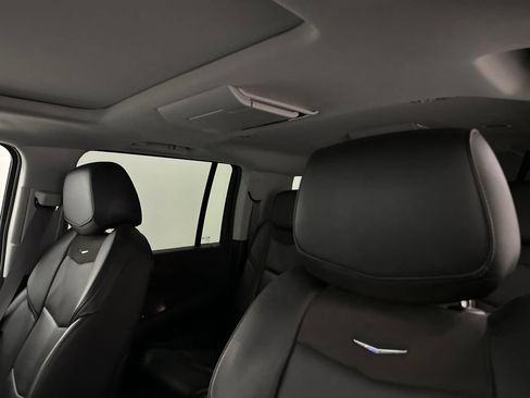 Used 2017 Cadillac Escalade ESV Luxury AWD/4WD image 28