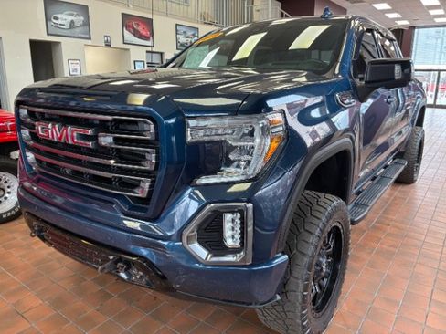 Used 2019 GMC Sierra 1500 AT4 w/ Off Road Performance Package image 8