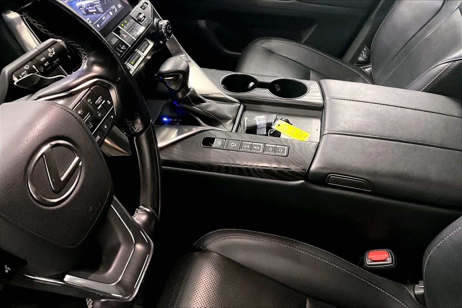 Used 2022 Lexus LX 600 4WD w/ Luxury Package image 15