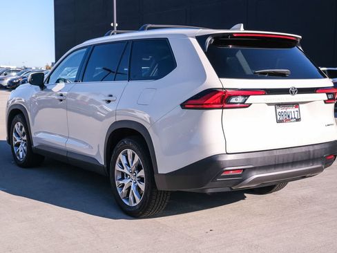Certified 2024 Toyota Grand Highlander FWD image 6