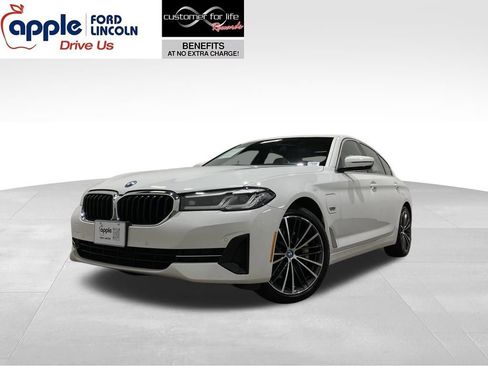 Used 2023 BMW 530e xDrive image 1