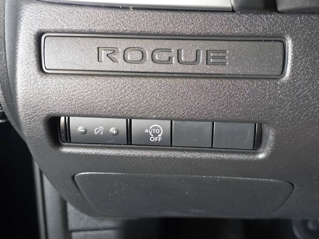 Used 2024 Nissan Rogue S FWD image 25